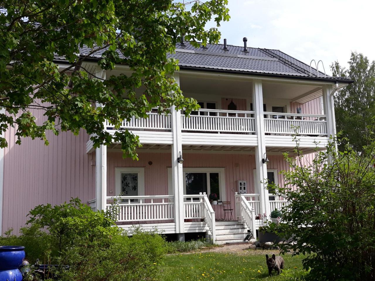 Wanha Neuvola Guesthouse Пиексамаки Екстериор снимка